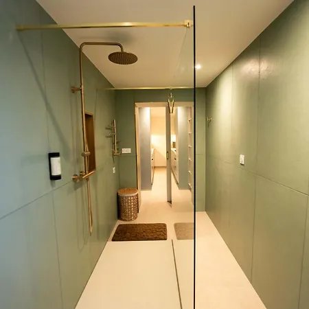 Apartment Paradis Corse A Louer Entre Terre Et Pour 2 Personnes