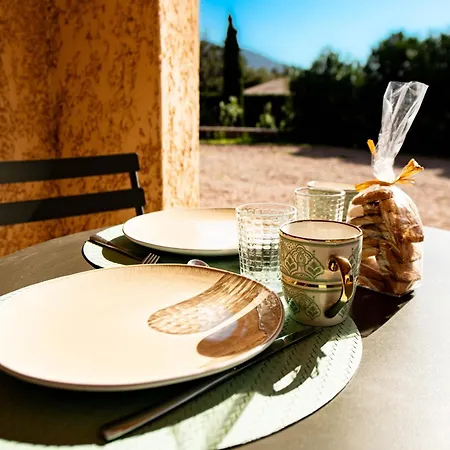 Apartament Paradis Corse A Louer Entre Terre Et Pour 2 Personnes